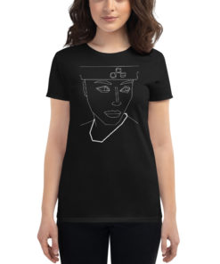 woman with hat and necklace black tshirt